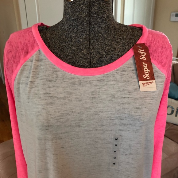 LAST ONE: MEDIUM NWT M PINK AND WHITE BASEBALL TEE - Picture 2 of 5